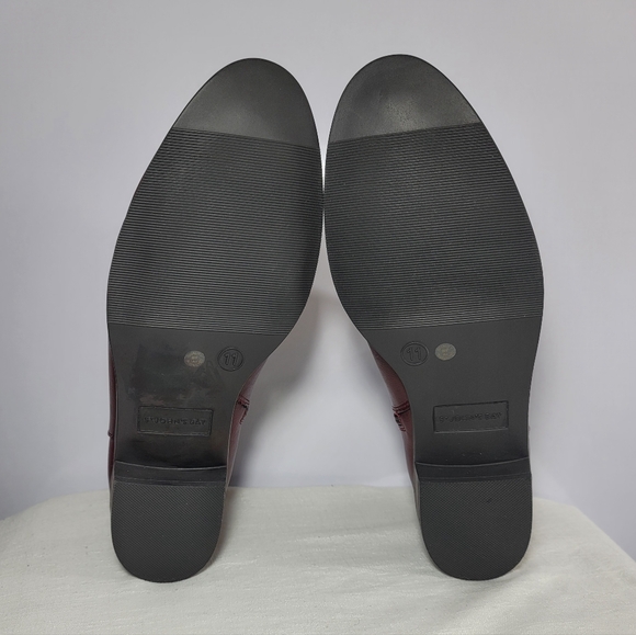 St John's Bay Women's Size 11M Wine colored ankle boots. - Picture 6 of 9